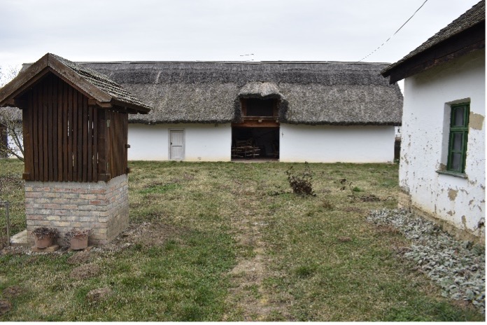 Dvorište Etno muzeja Šokačka kuća